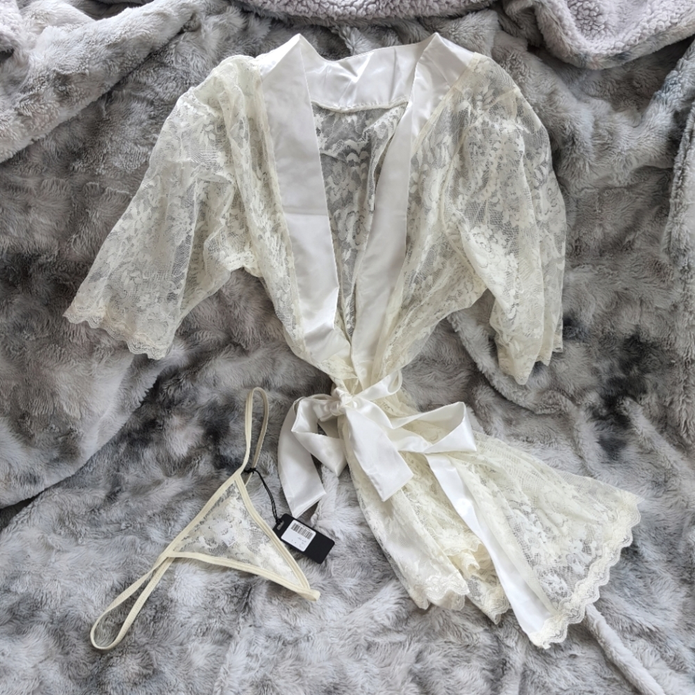 NWT Mapalé Ivory Lace Robe & Matching Thong, OS